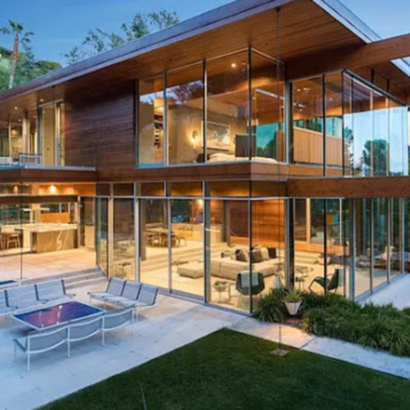 Meet your Posher, Jeffrey - Picture 1 of 1